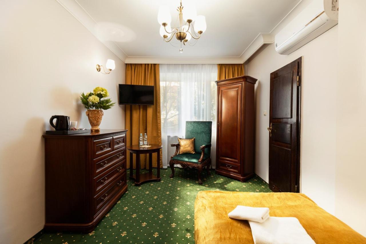 Villa Toscania-Check In 24H พอซนาน ภายนอก รูปภาพ