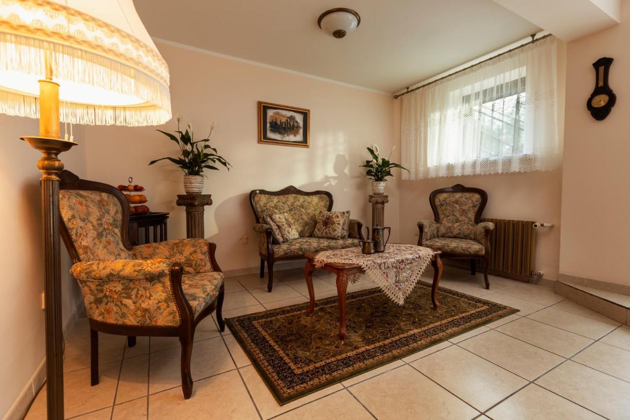 Villa Toscania-Check In 24H พอซนาน ภายนอก รูปภาพ